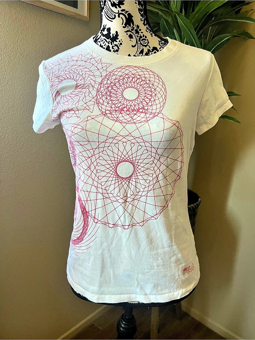 Fila Geometric Graphic Tee in White & Pink Size Medium